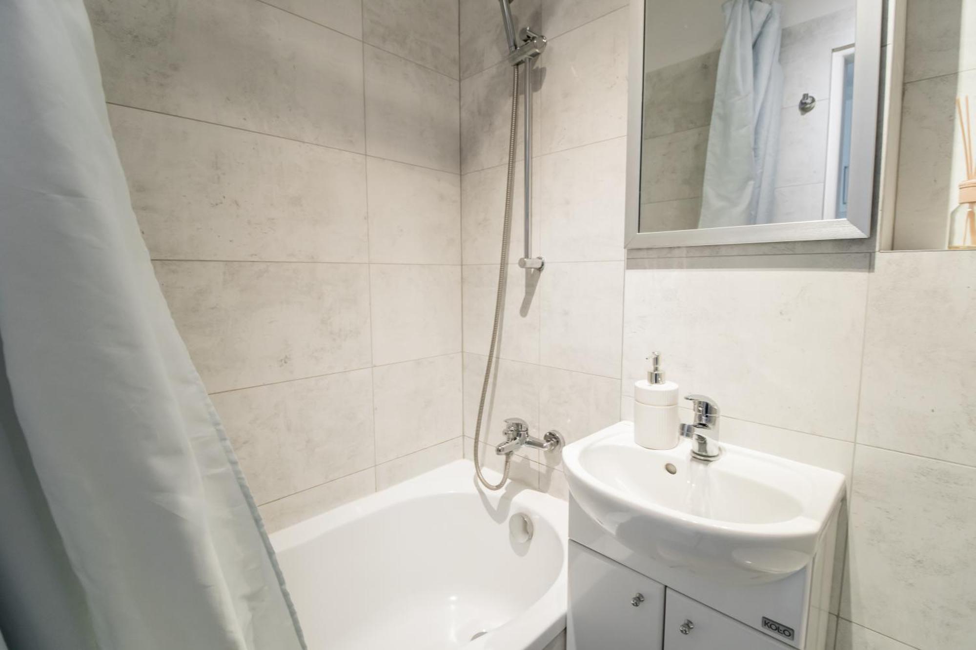 Piotrapartments - Bruna Green City Apartment وارسو المظهر الخارجي الصورة